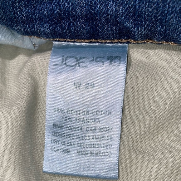 Joe’s Jeans Mid Rise Stretch Rolled Denim Shorts in Sharpay Wash Medium Wash - Picture 6 of 6